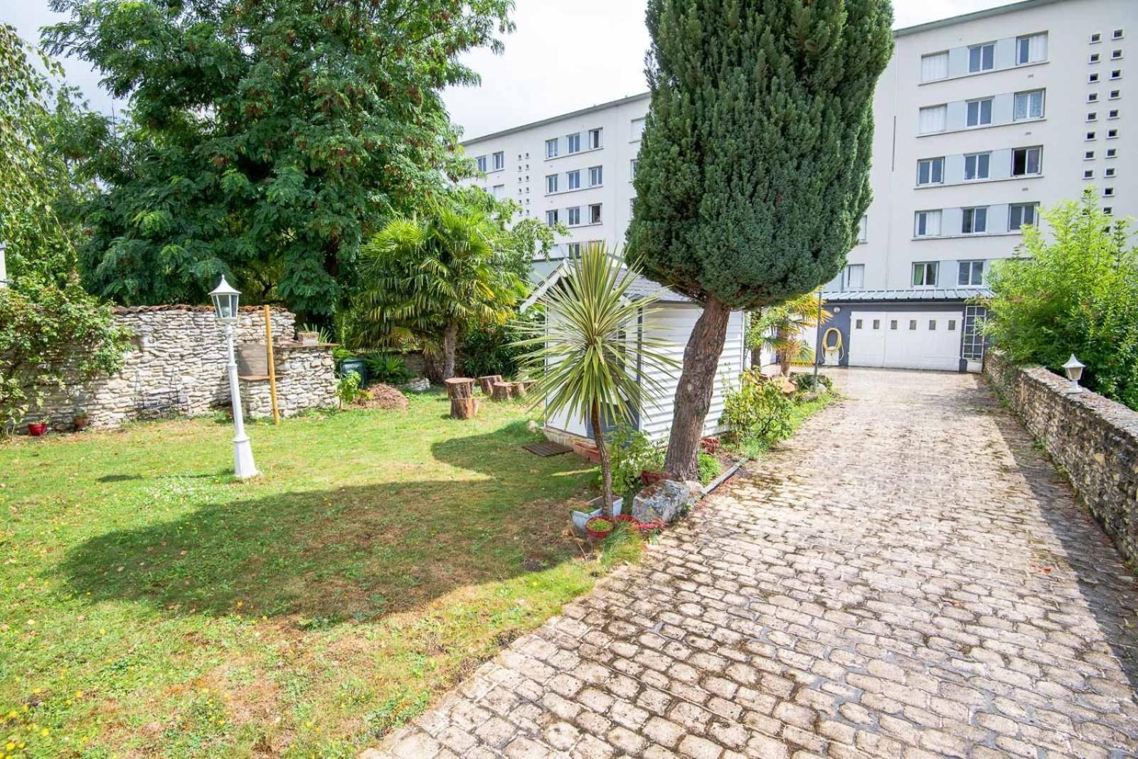 Le Stalingrad - Saint-Pierre-Des-Corps Hotel Екстериор снимка